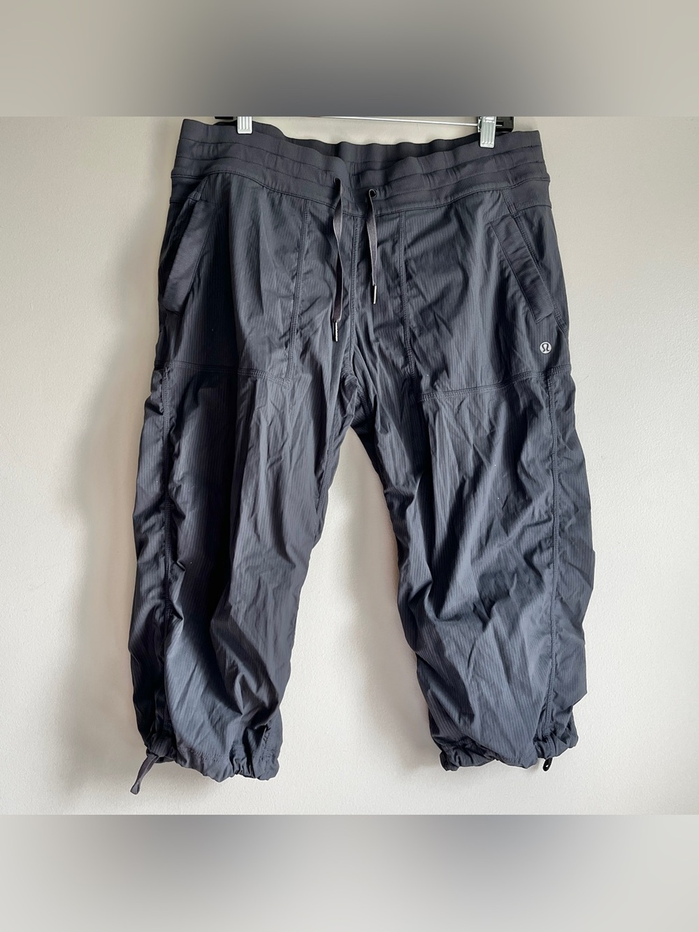 Lululemon dance studio crop 12 pant capri gray jogger stripe lightweight unlined